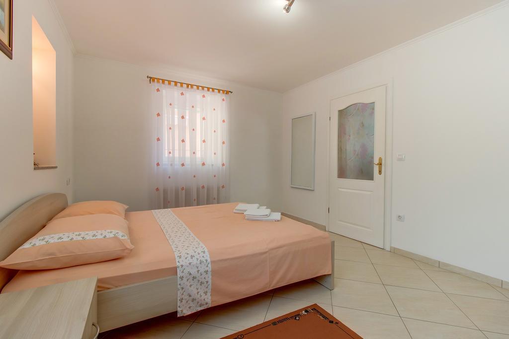 Apartments Leila Mali Lošinj Buitenkant foto