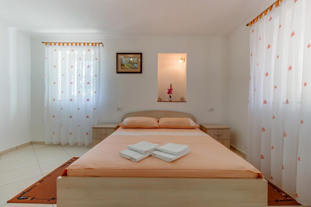 Apartments Leila Mali Lošinj Buitenkant foto