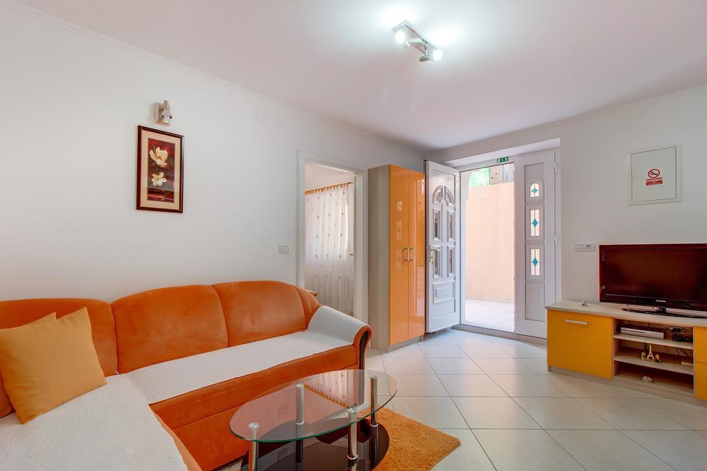 Apartments Leila Mali Lošinj Buitenkant foto