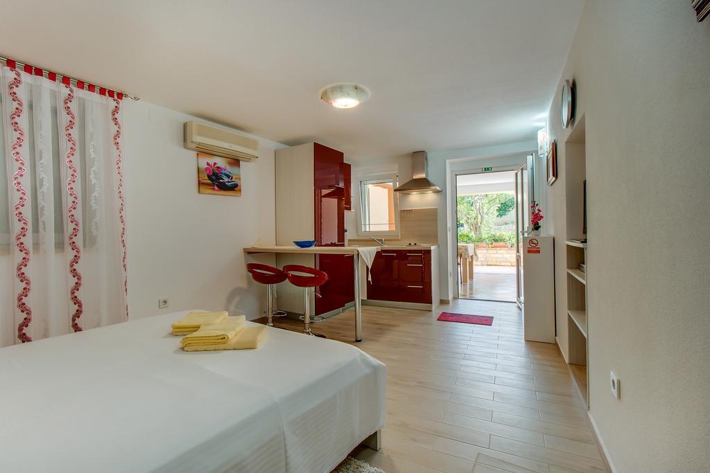 Apartments Leila Mali Lošinj Buitenkant foto