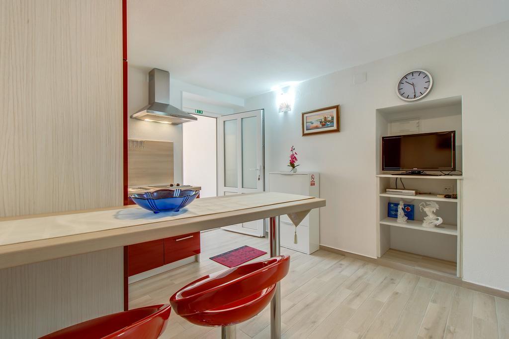 Apartments Leila Mali Lošinj Buitenkant foto